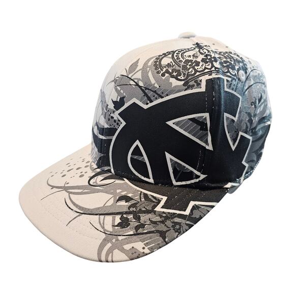 Vintage North Carolina Tar Heels Fitted Hat Cap White Black UNC Large Print TOW - Picture 1 of 9